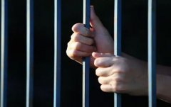 缓刑期满再犯罪，构成累犯吗